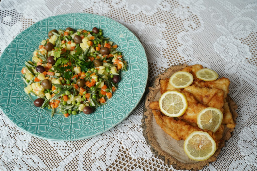 Filetes de Pescada com Salada Russa